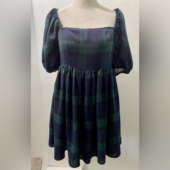 Dolls Kill Dresses & Skirts - NWT Doll’s Kill Delias Blue/green plaid babydoll dress with puff sleeves.Size M